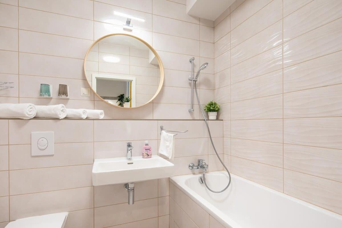 בודפשט Modern Comfy Stay Next To The River מראה חיצוני תמונה